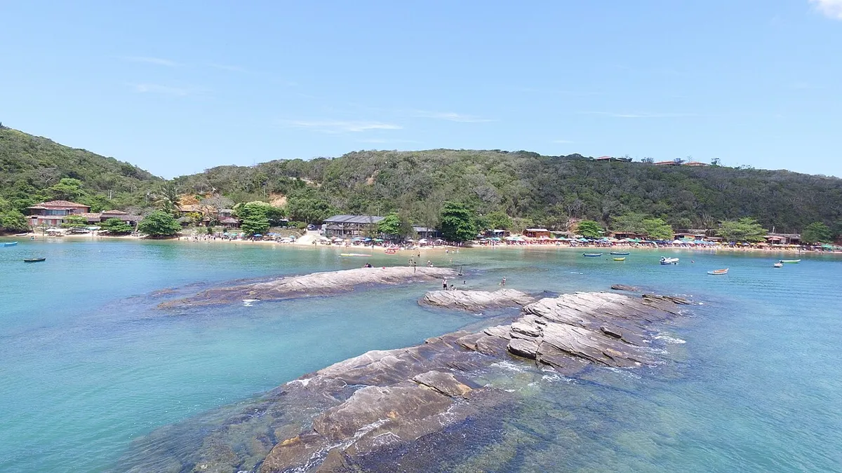Região dos Lagos coastline