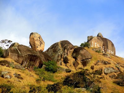 El conjunto rocoso de Pedra Jesus Vem y Pedra do Osso, fotografiado en Piraquara.
