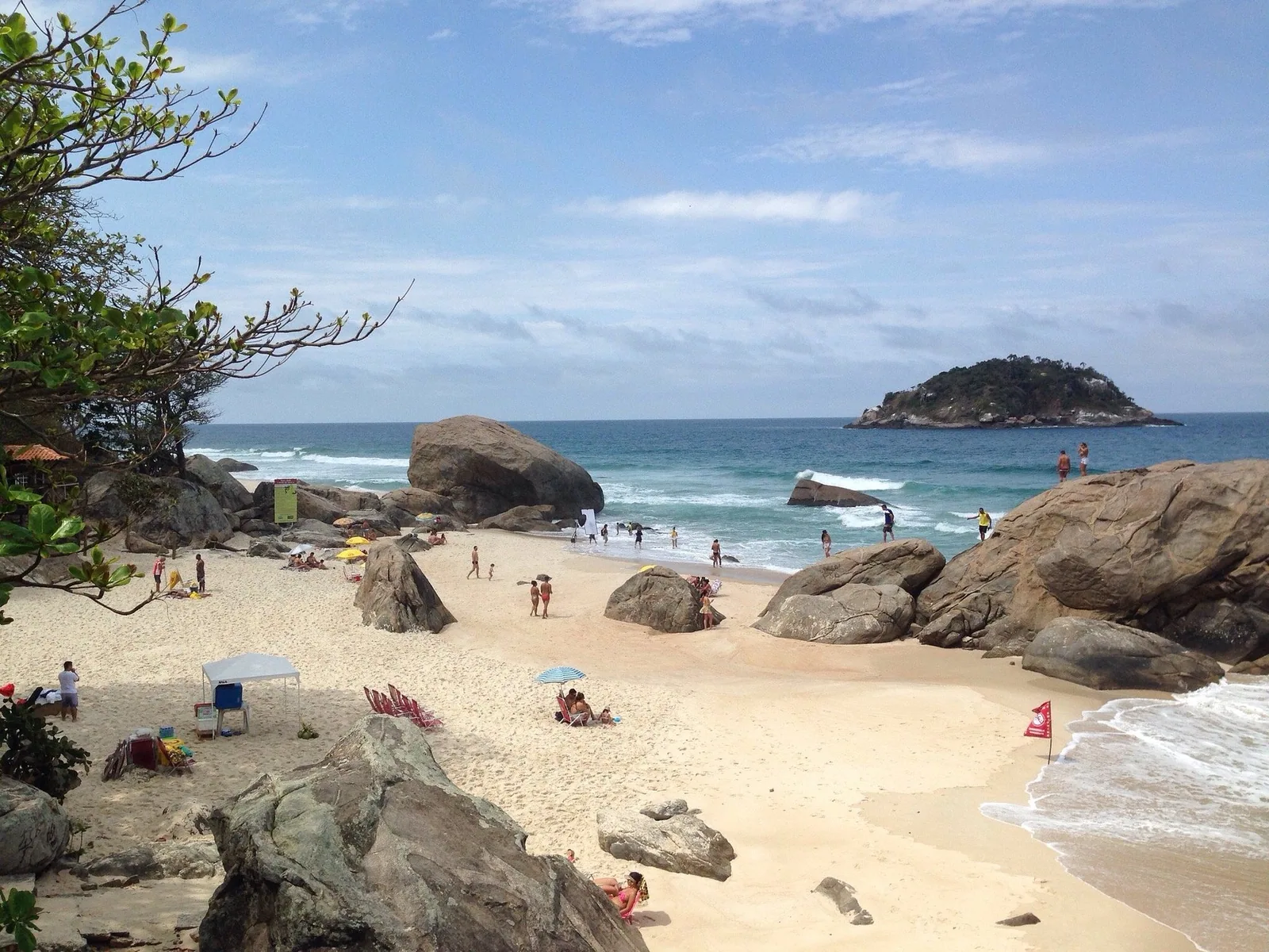 Praia do Abricó from the sand, with coastal vegetation