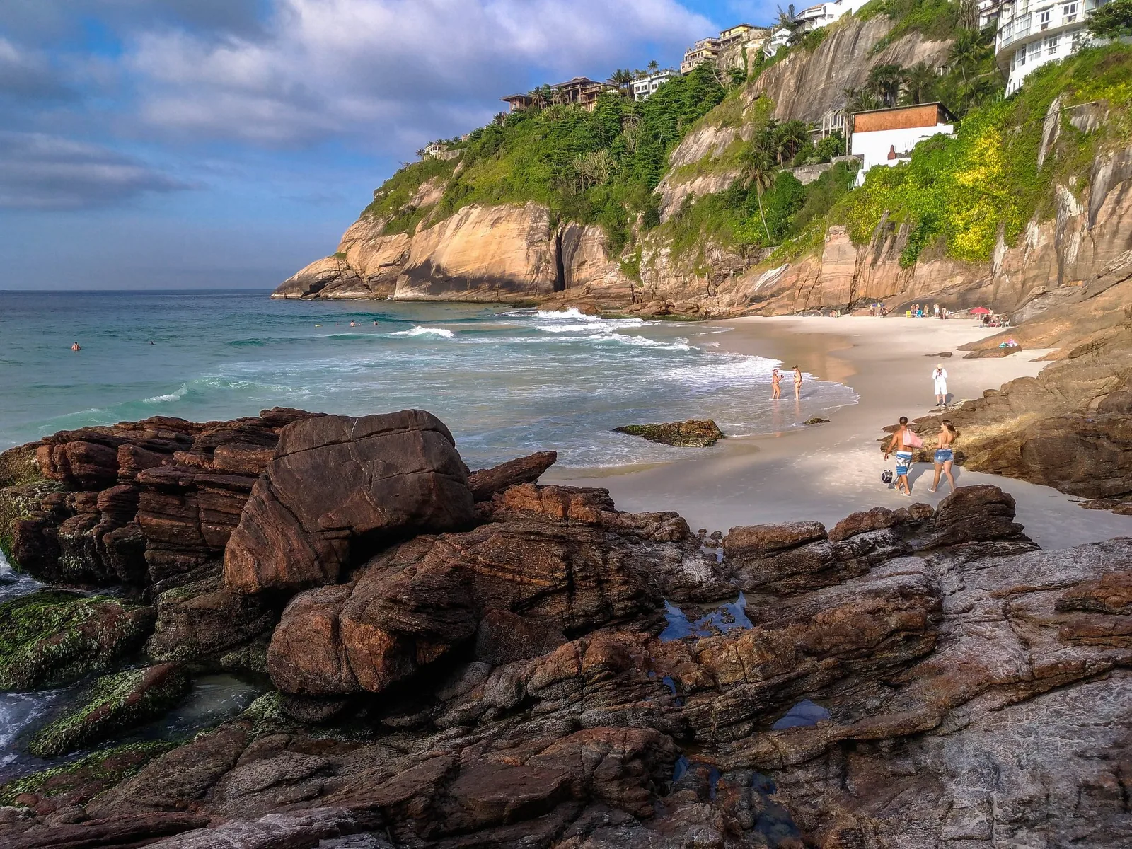 Joatinga: beach, rocks and nature